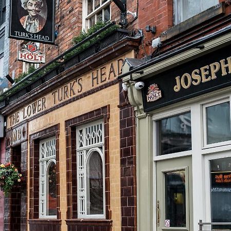 Lower Turks Head Manchester Bagian luar foto