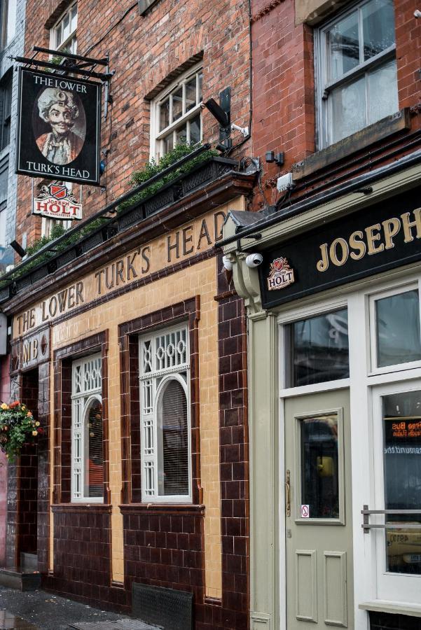 Lower Turks Head Manchester Bagian luar foto