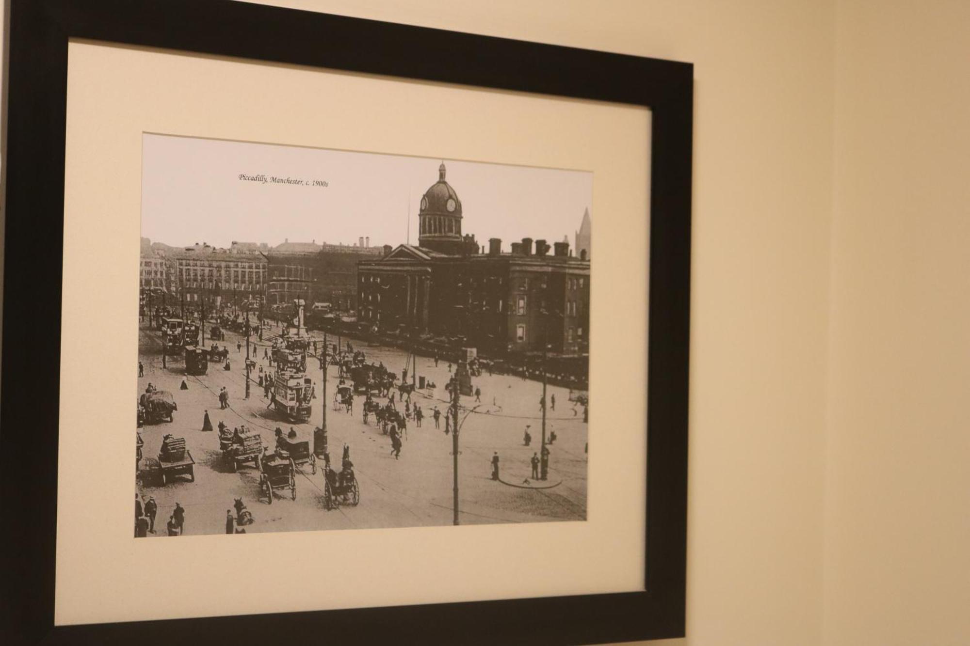 Lower Turks Head Manchester Bagian luar foto