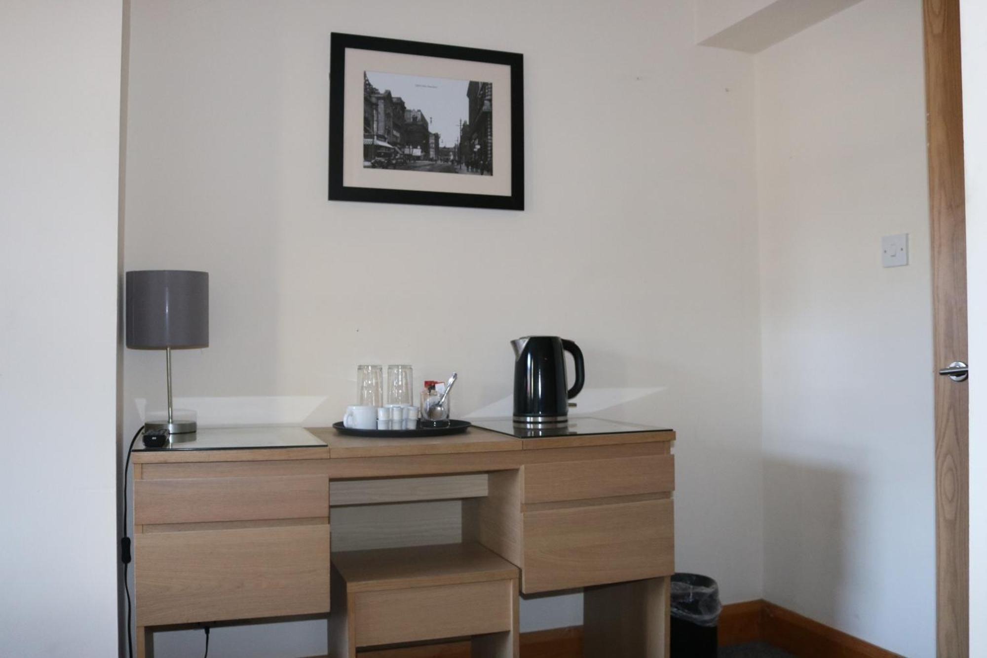 Lower Turks Head Manchester Bagian luar foto