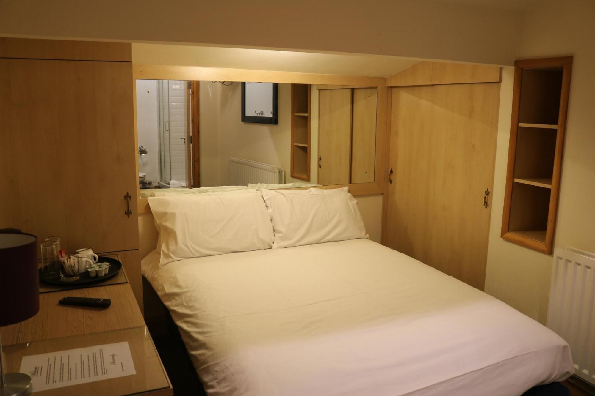 Lower Turks Head Manchester Bagian luar foto
